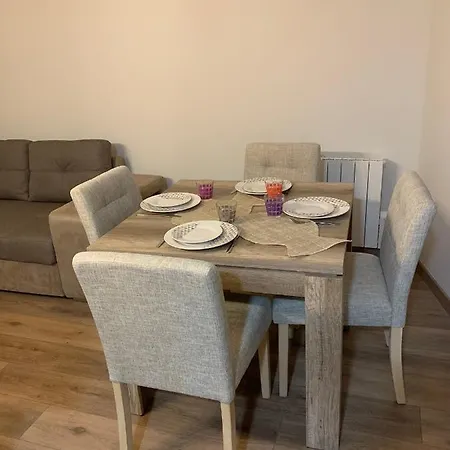 Superbe 2 Pieces A 50 M De La Promenade Des Appartement