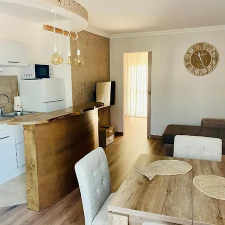 Superbe 2 Pieces A 50 M De La Promenade Des